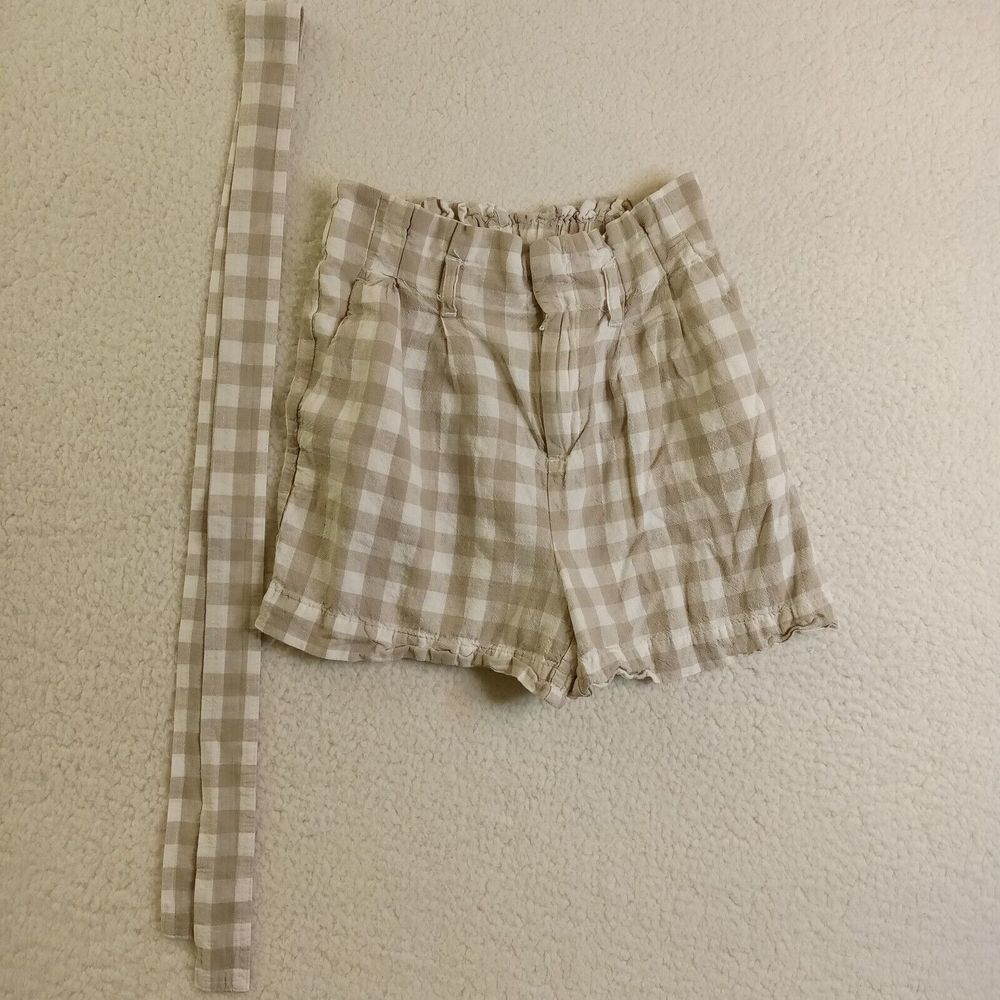 A New Day Linen Rayon Shorts Women's Small Beige/White Checkered Tie Belt